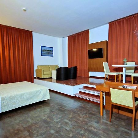 Bella Italia Palace Hotel Novara Bagian luar foto