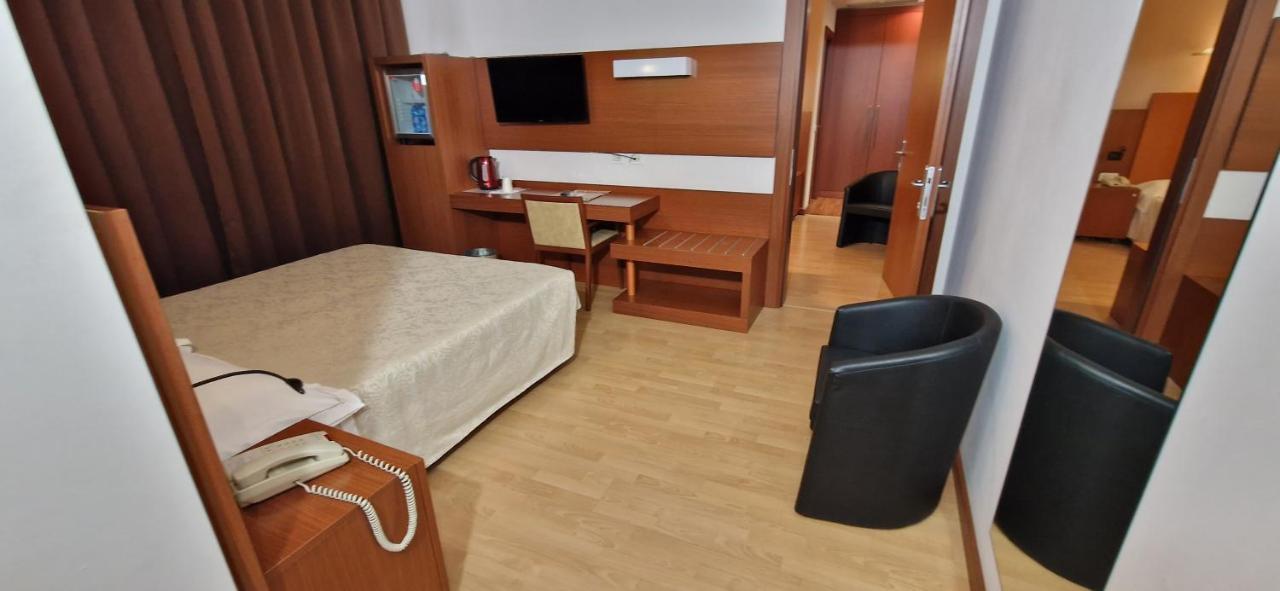 Bella Italia Palace Hotel Novara Bagian luar foto
