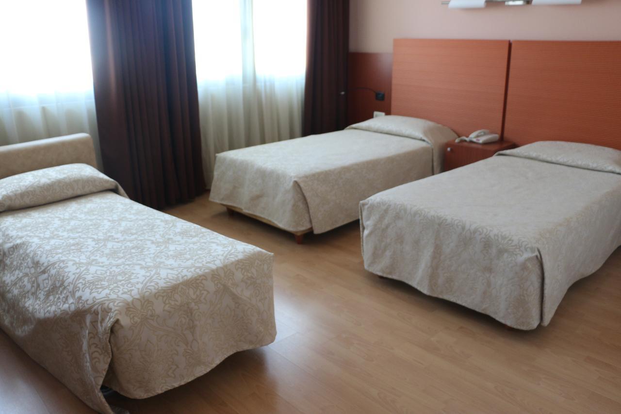 Bella Italia Palace Hotel Novara Bagian luar foto