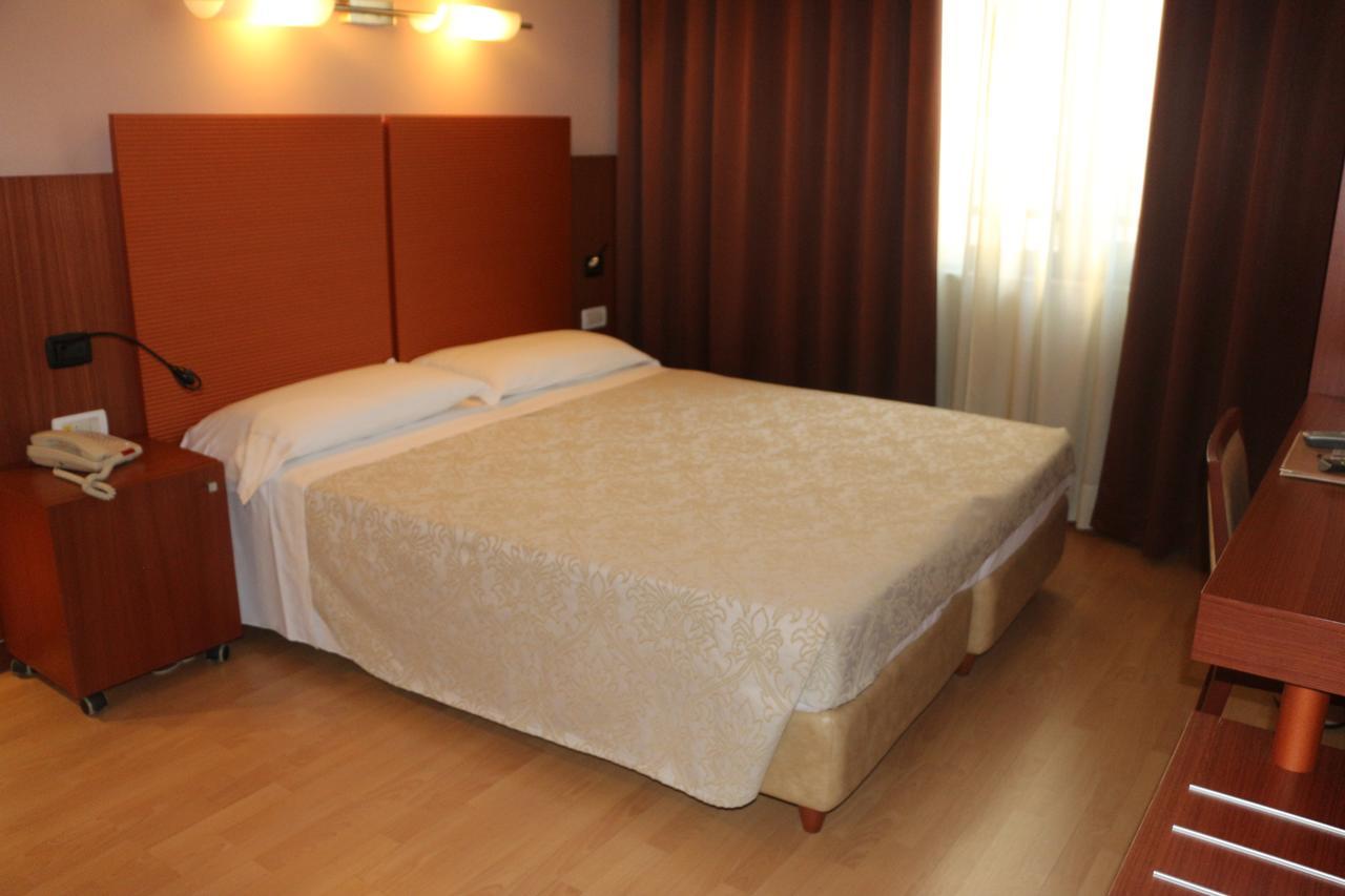 Bella Italia Palace Hotel Novara Bagian luar foto