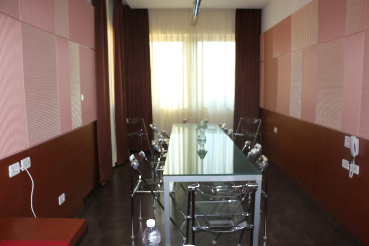 Bella Italia Palace Hotel Novara Bagian luar foto